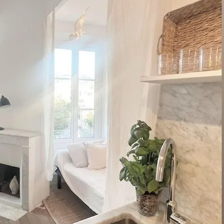 Apartment Charming French In Cannes, Balcony, Ac, 5min Walk To