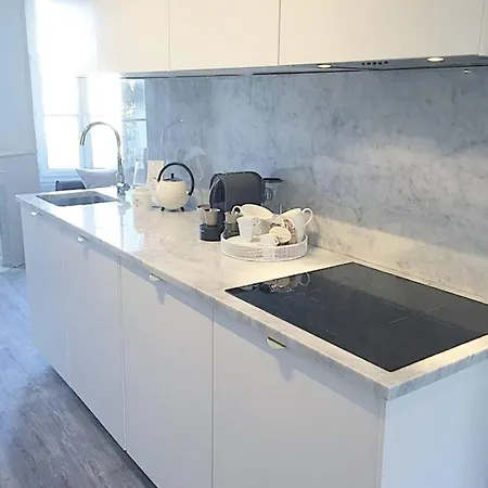 Charming French In Cannes, Balcony, Ac, 5min Walk To Cannes
