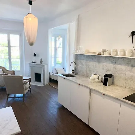 Charming French In Cannes, Balcony, Ac, 5min Walk To Cannes